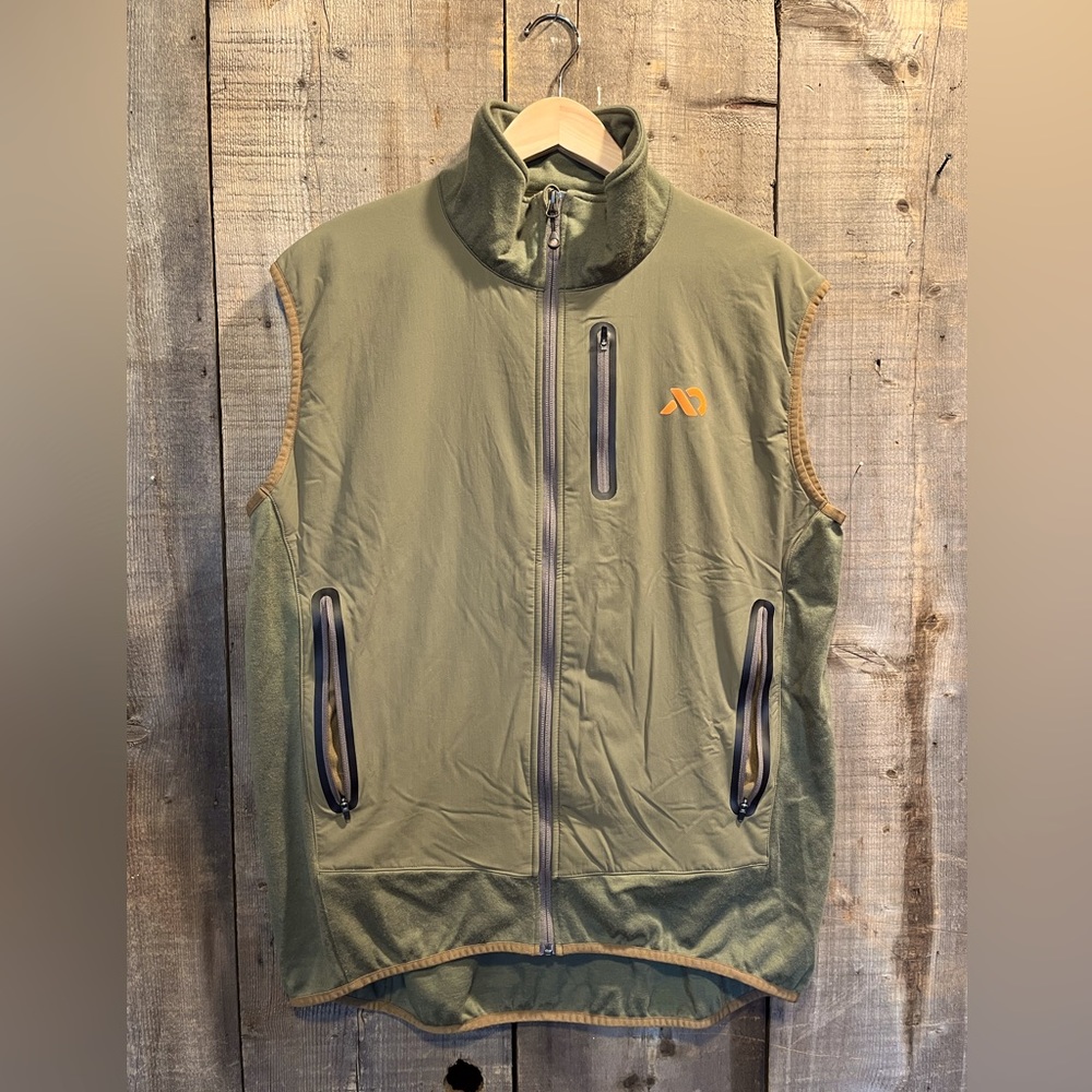 First Lite Sawtooth Hybrid Vest. Conifer. XL. Excellent condition.